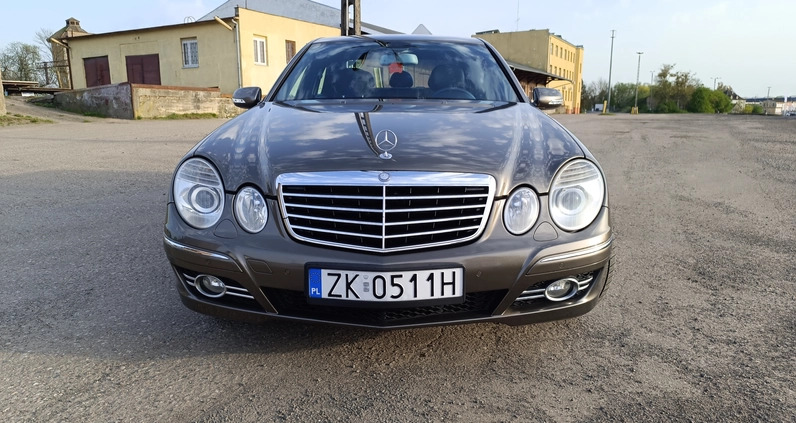 Mercedes-Benz Klasa E cena 29900 przebieg: 258000, rok produkcji 2006 z Koszalin małe 92